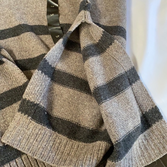 Banana Republic turtleneck cape sweater. Brown with black stripes. Size S. New. - Picture 4 of 6